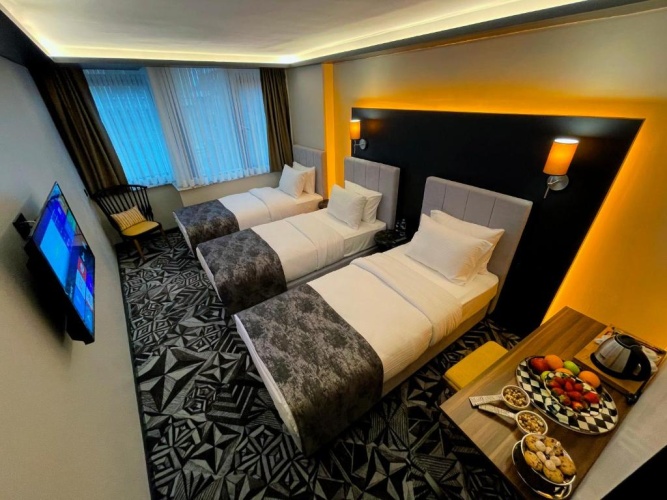 Standard Triple room