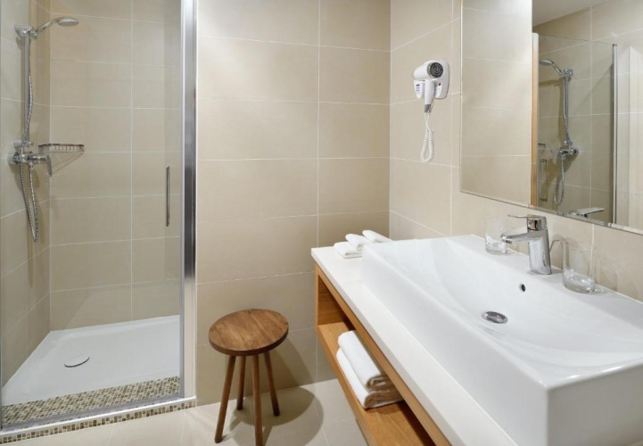 Deluxe Twin room with balcony