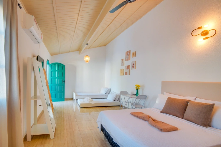 Classic Quadruple room