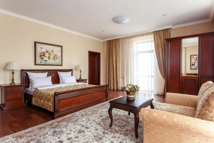 Alanda Hotel