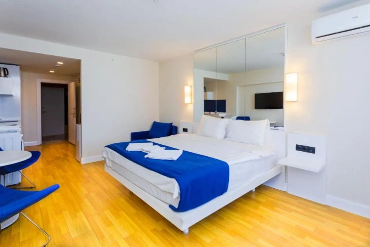 Superior Triple Apartment with balcony and with sea view
