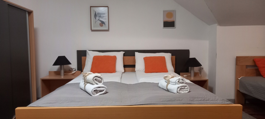 Standard Triple room