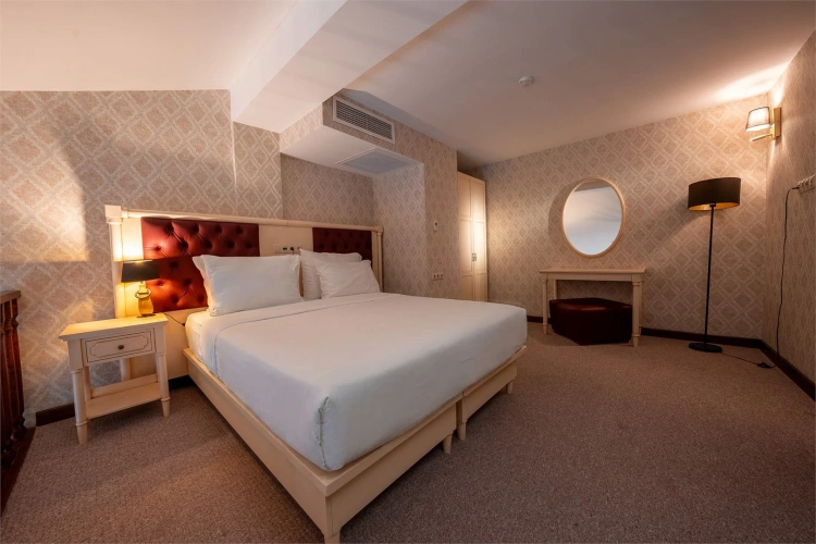 Suite with balcony