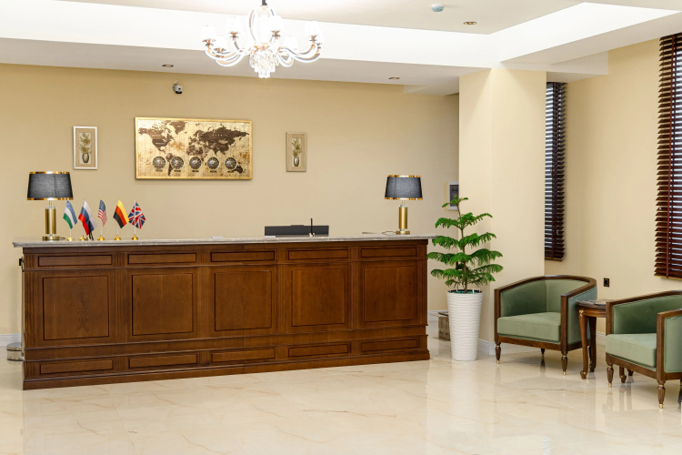 Astoria Plaza Hotel