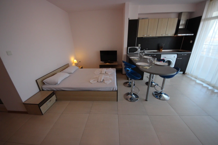 1 Bedroom Quadruple Apartment with balcony