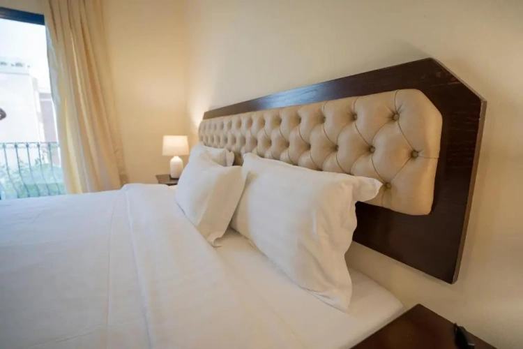 2 Bedrooms Apartment with balcony and with city view