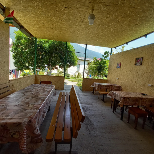 Mari Guest house