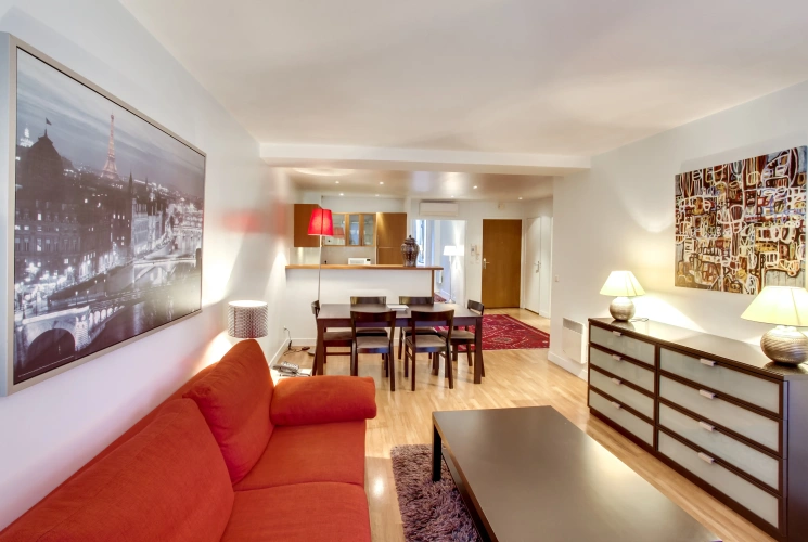 2 Bedrooms Apartment