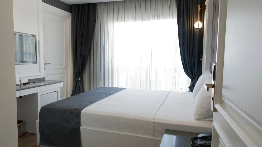 Standard Double room with balcony and with city view