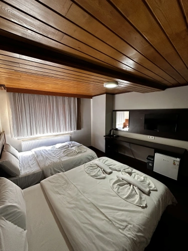 Economy Quadruple room with city view
