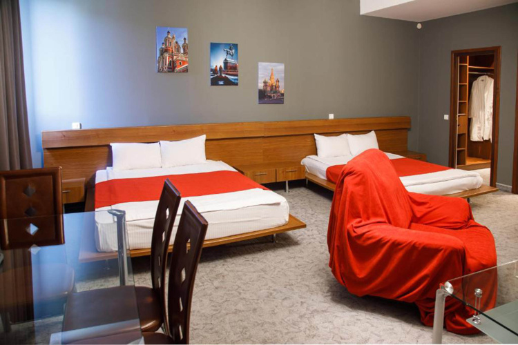Standard Quadruple room with view
