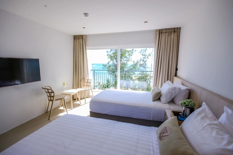 Superior Twin room with balcony and with sea view