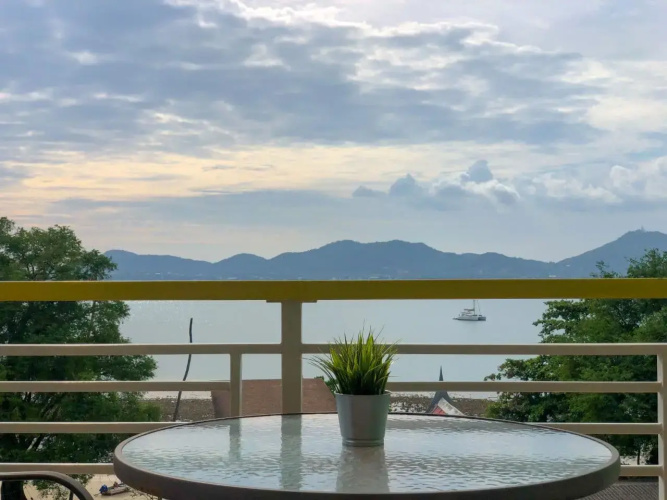 Sea Dreamer Beachfront Apartments