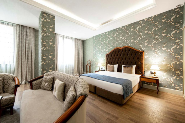 Hotel Sapphire Inn