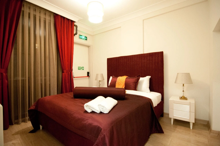 2 Bedrooms Quadruple Apartment