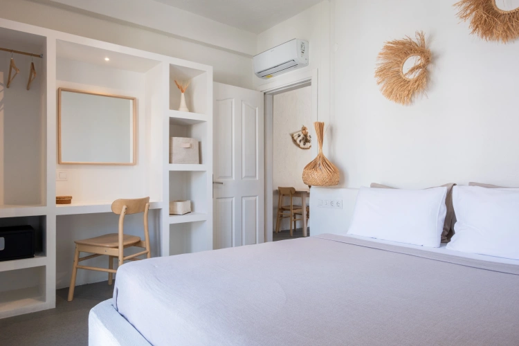 Quadruple Suite with balcony and with city view