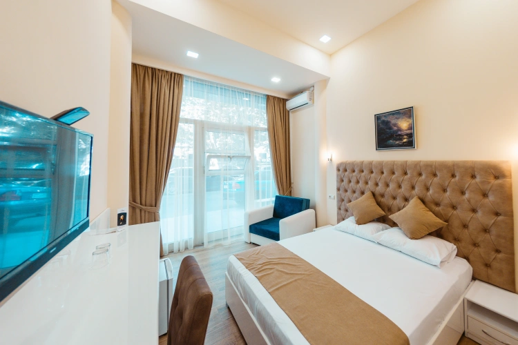 Standard Double room with city view