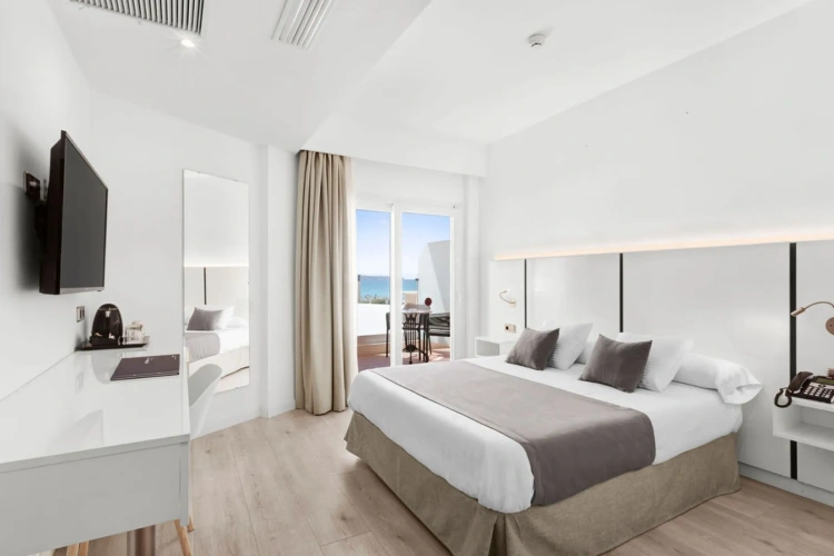 Single room with balcony