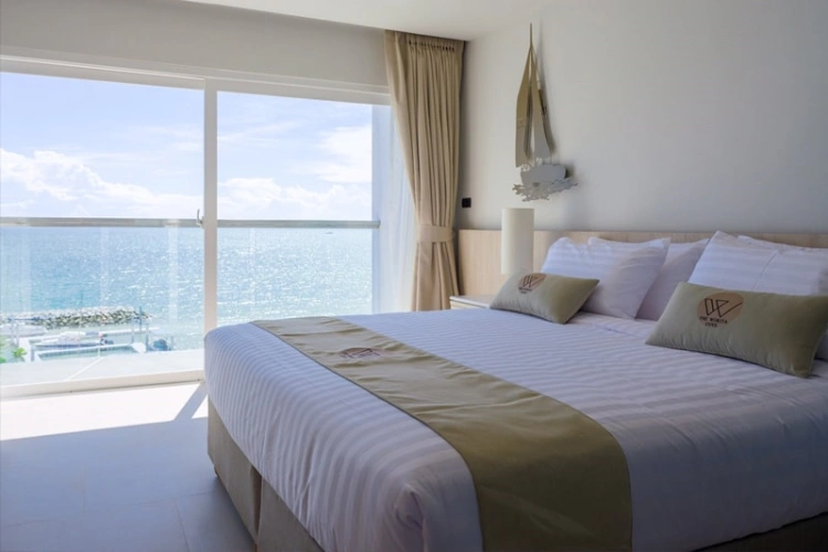 Deluxe Double room with balcony and with sea view