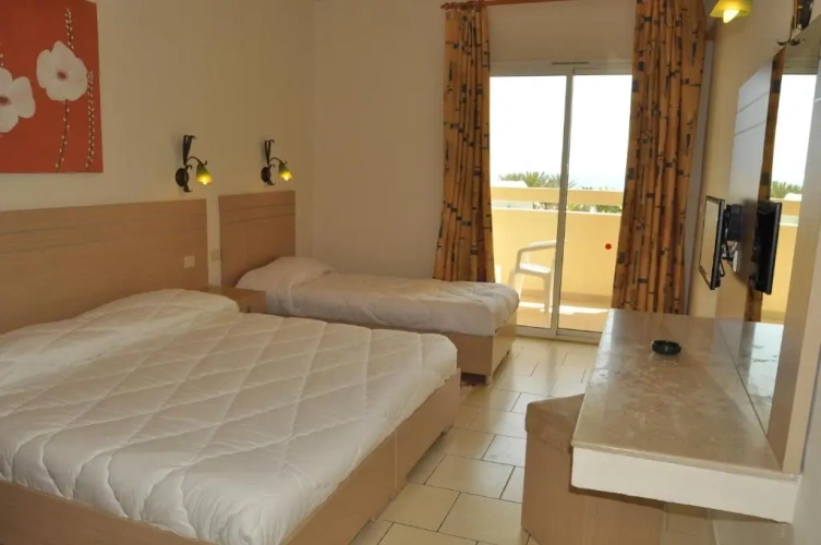 Standard Triple room with balcony