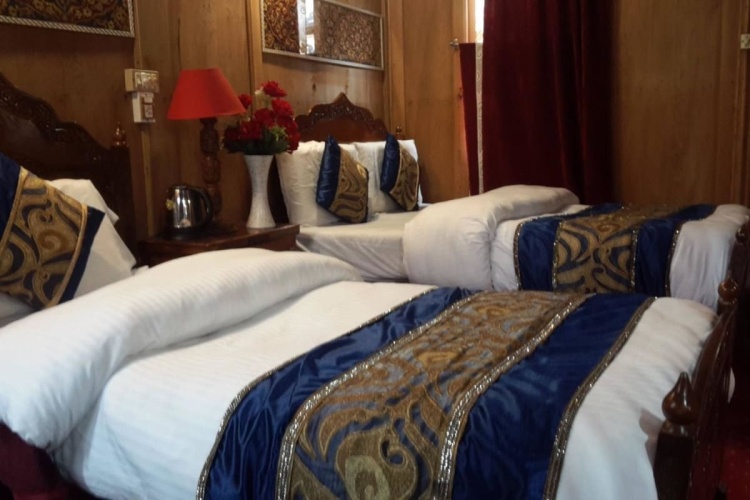 Standard Double room with balcony and with view