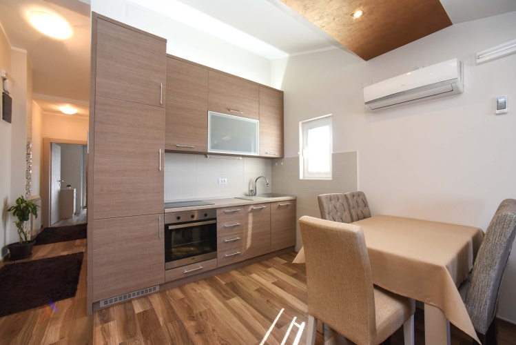 2 Bedrooms Apartment with balcony and with sea view