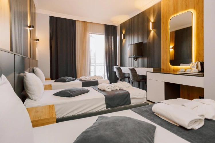 Standard Triple room with balcony