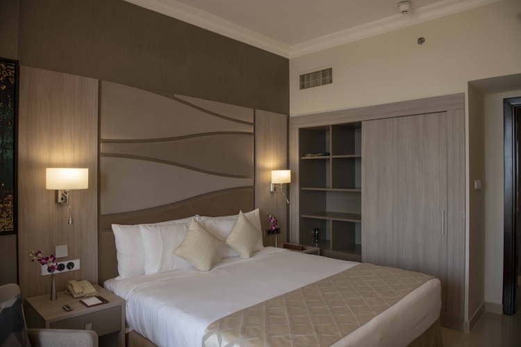Deluxe Double Suite with city view