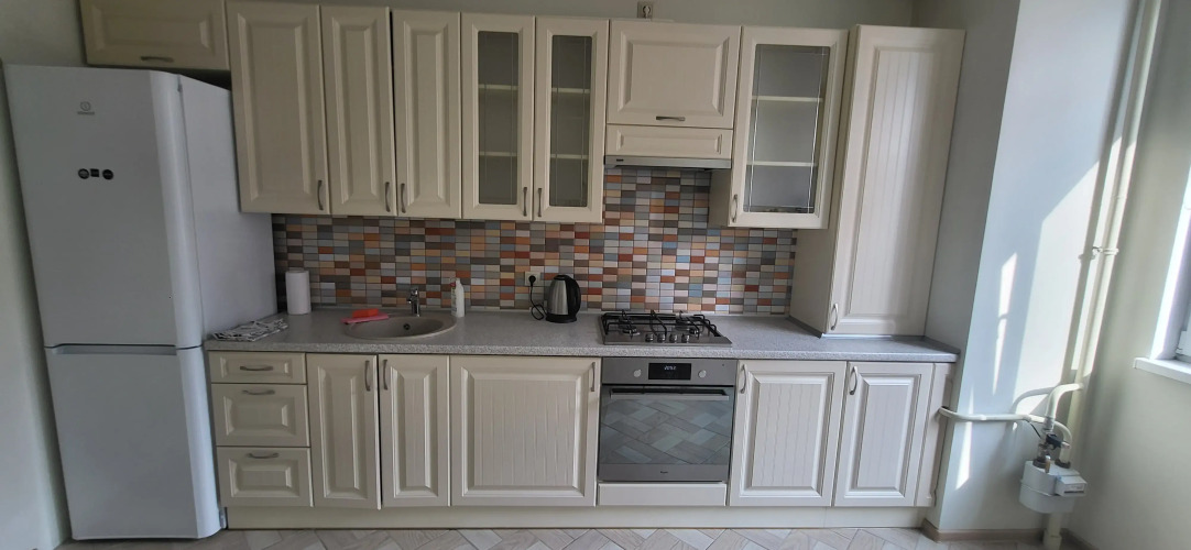 Фотография номера квартиры Апартаменты с денежной картиной в центре города рядом с Верхним озером