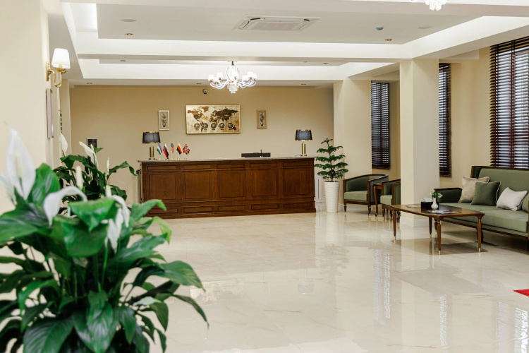 Astoria Plaza Hotel