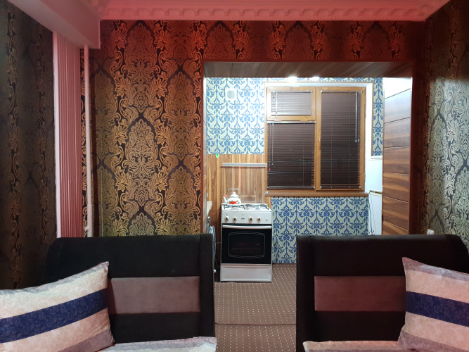 Status Hostel