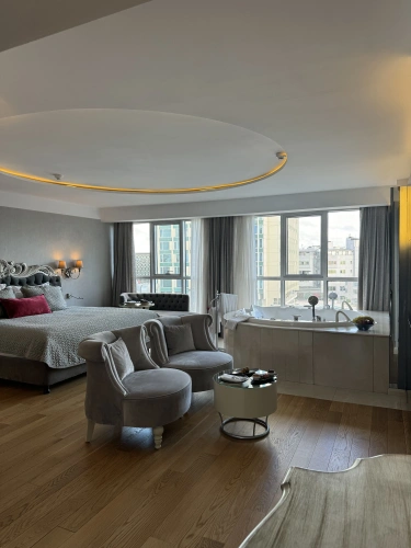 Luxury Suite