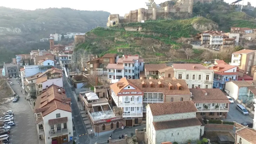 Aivani Hotel