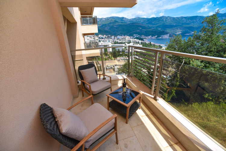 Comfort Double Suite with balcony and with partial sea view
