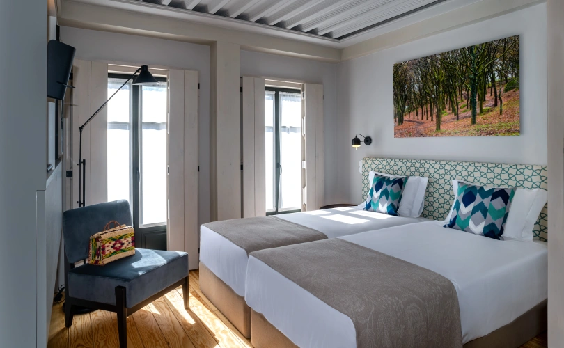 Double room with balcony and with city view