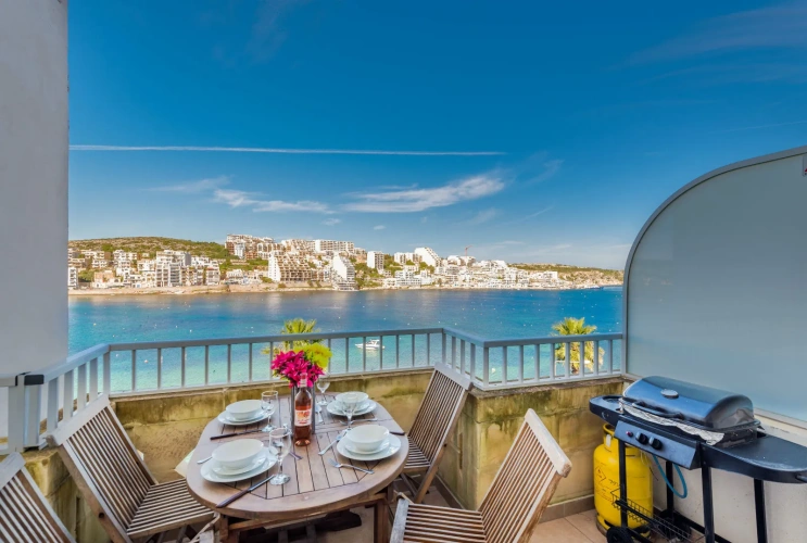 2 Bedrooms Apartment with balcony and with view
