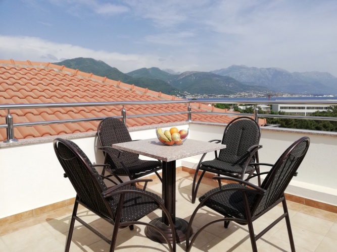 1 Bedroom Apartment with balcony and with sea view