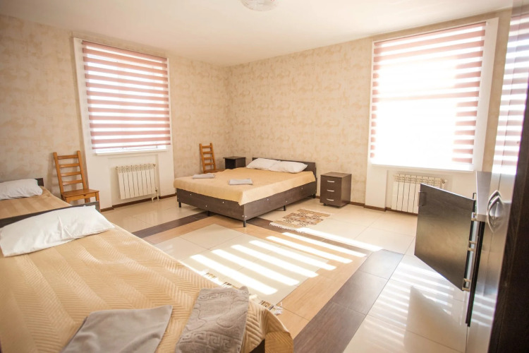 Фотография номера мини отеля Тройка