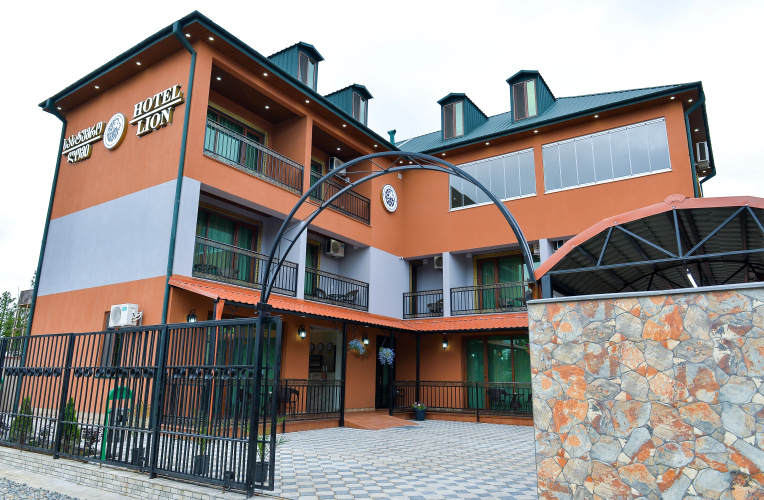 Lion Hotel