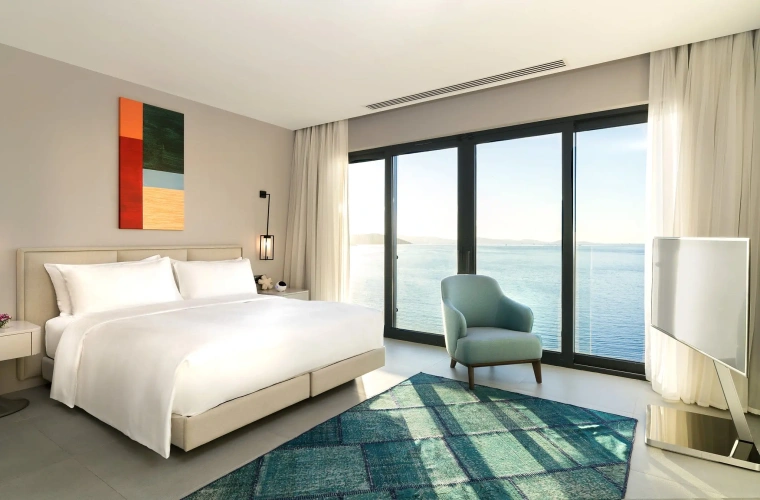 Deluxe with Sofa Double room with balcony and with sea view