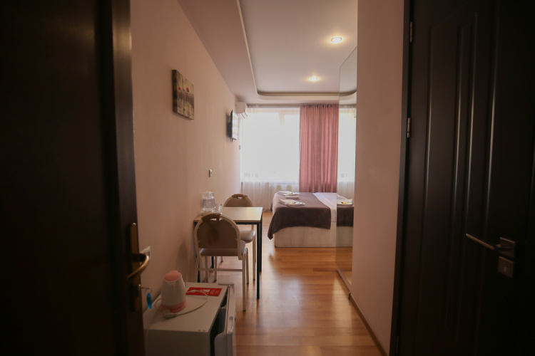 Standard room with balcony and with courtyard view