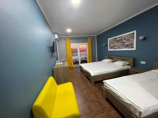 Superior Triple room with view