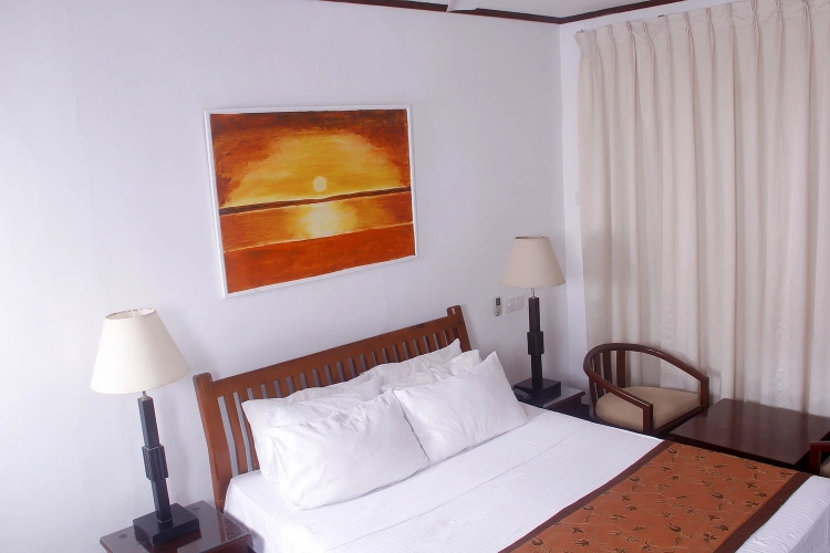 Standard Double room with partial sea view