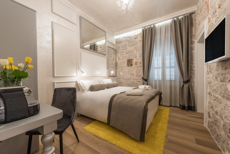 Deluxe Double room with view
