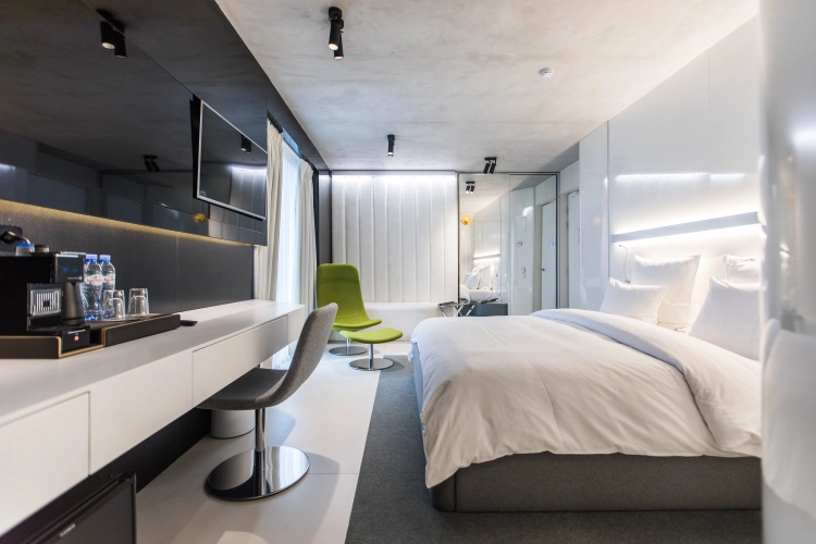 Bezier Double room