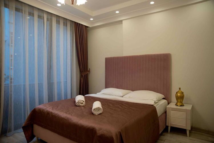 2 Bedrooms Apartment