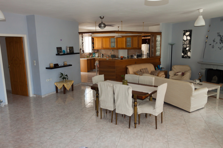 Menelaos Apartments