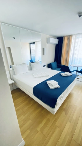 Triple Apartment with balcony and with sea view