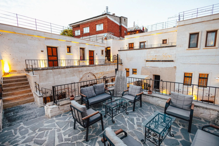Young Cave Hotel