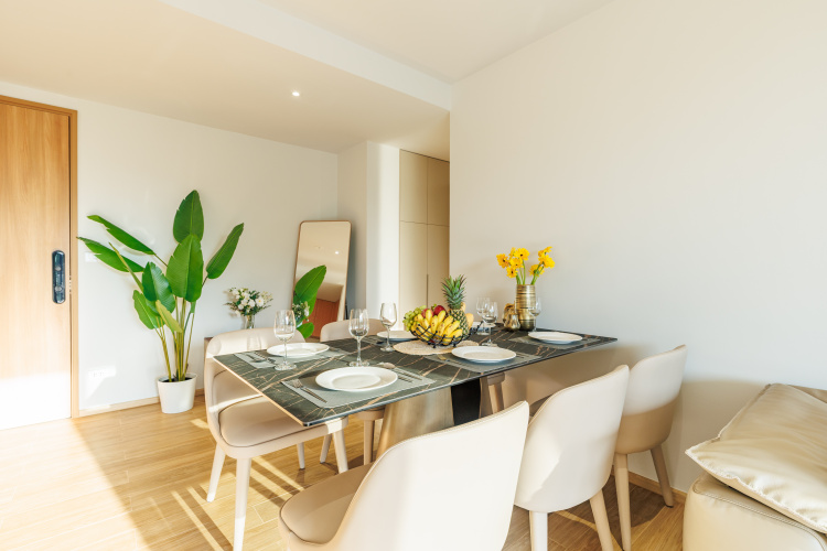 Luxurious 3bd near beachside Apartments